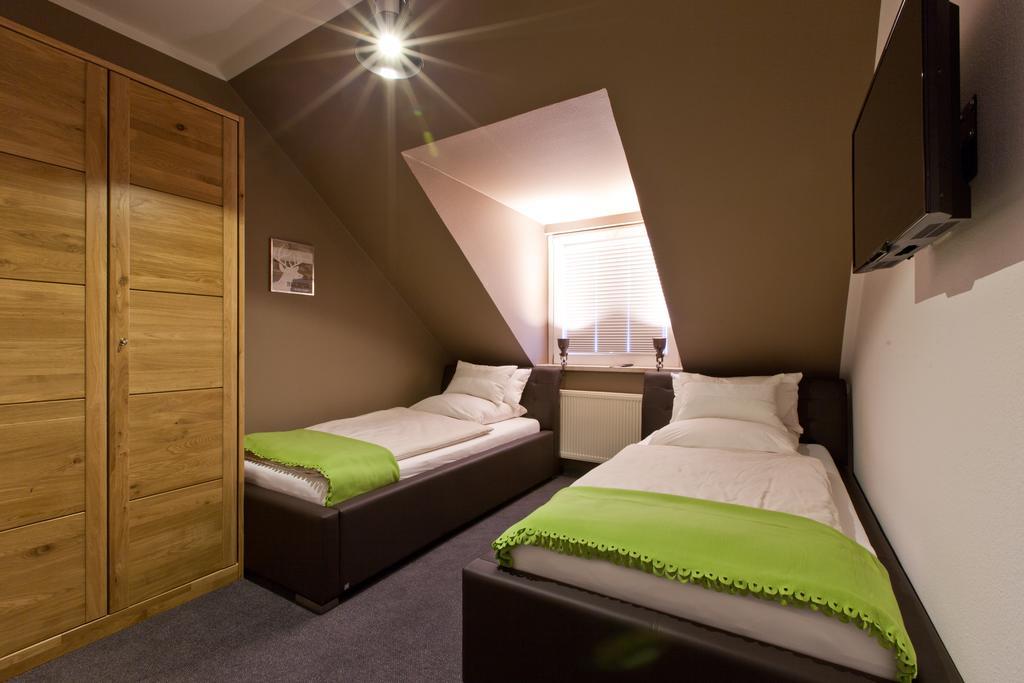 Cafe Pension Steffen Sanitz Room photo